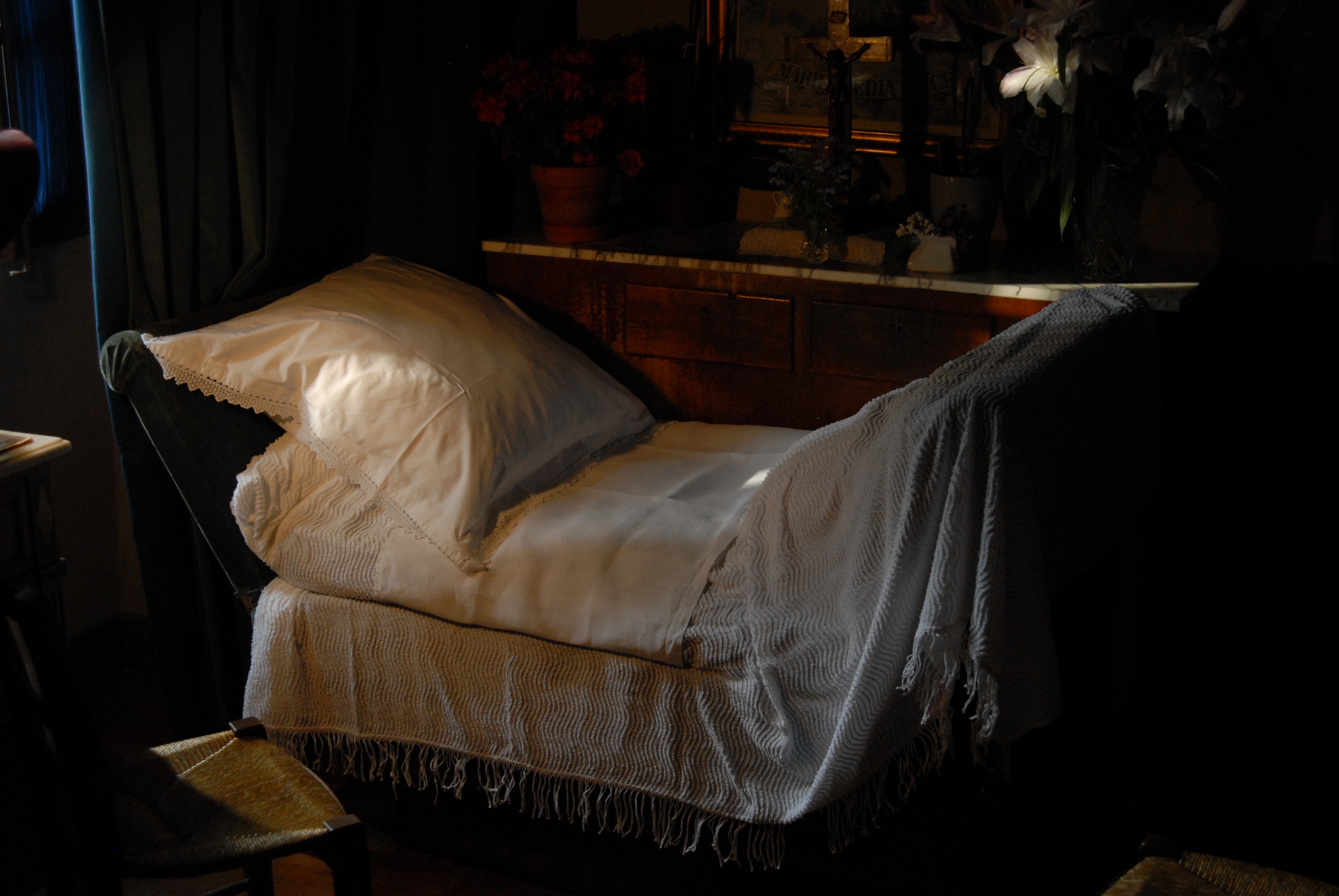 La chambre de Marthe Robin demeure un lieu de recueillement et de prière