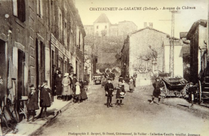 Châteauneuf-de-Galaure en 1934, avenue du château